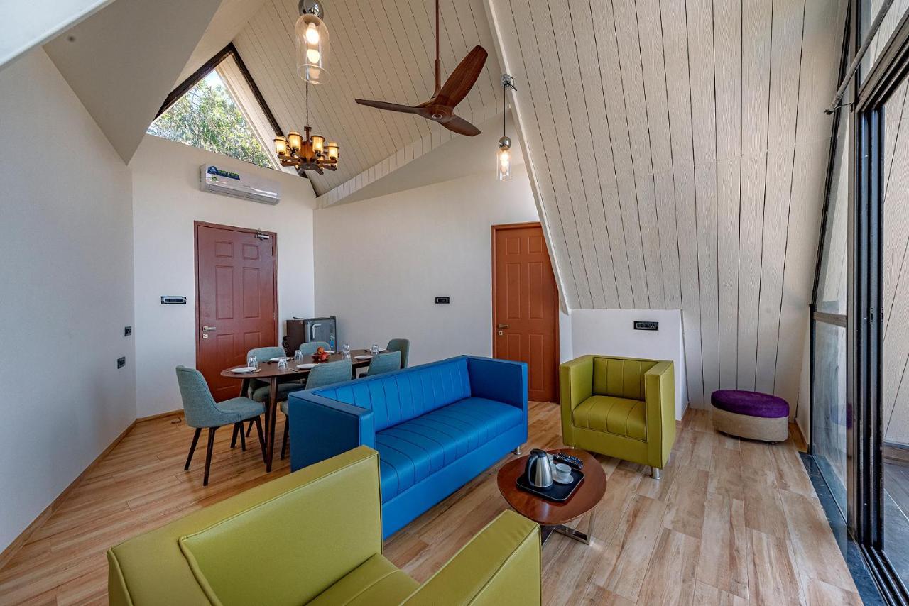 Saffronstays Harrier Crest, Lonavala - A Frame Villa With Bathtub Serving Delicious Veg Food Exterior photo